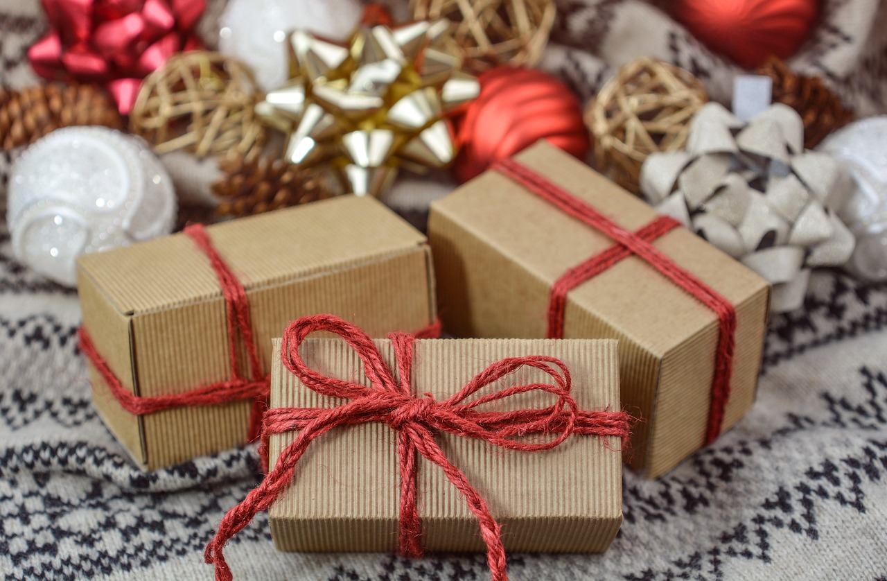 Unwrap an Eco-Friendly Christmas: Reduce Your Festive Packaging Footprint